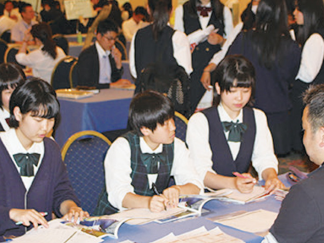 進路学習会(個別進路相談会)の写真